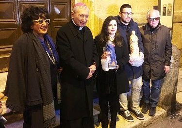 L’Arciescovo di Taranto benedice la nuova statua della Madonna della Chiesa di San Michele